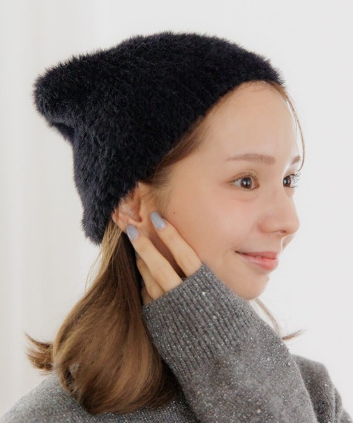 flower(フラワー)の「フラッフィーニットキャップ(ニットキャップ/ビーニー・レディース・ブラック/ベージュ・FREE)」の2枚目の写真