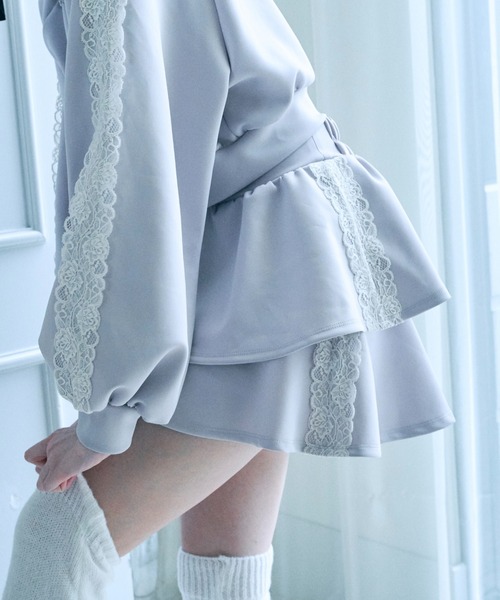 Lovilyn(ラヴィリン)の「配色レースダブルフレアトラックスカート(インナーパンツ付き)(セットアップ可能)(スカート・レディース・ホワイト/ブラック/グレー・SMALL/MEDIUM)」の3枚目の写真