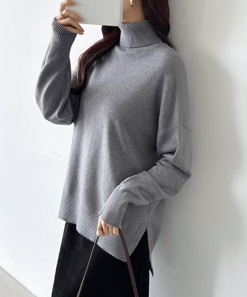 COCOMOMO(ココモモ)の「タートルネックニット スリット入り ゆったりドロップショルダーニット(ニット/セーター・レディース・パープル/ホワイト/ブラック/グレー/ダークブラウン/ベージュ・FREE)」の13枚目の写真