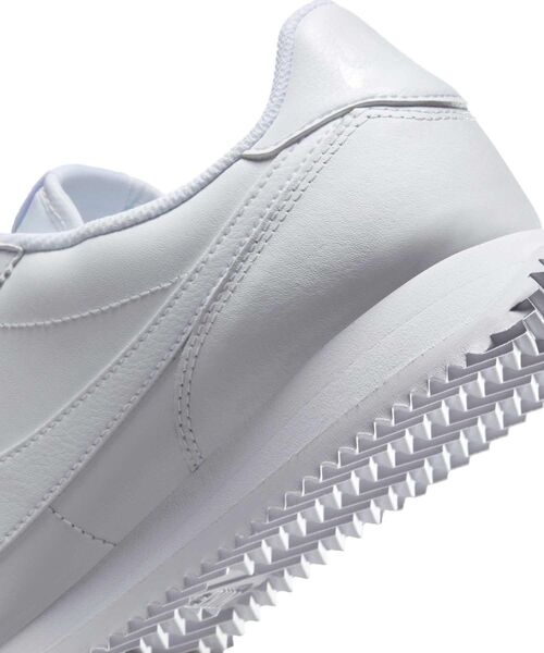 NIKE(ナイキ)の「ナイキ コルテッツ レザー ウィメンズシューズ / Nike Cortez Leather Women's Shoes DN1791-109 White(スニーカー・レディース・ホワイト・22/22.5/23/23.5/24/24.5/25/25.5/26)」の7枚目の写真