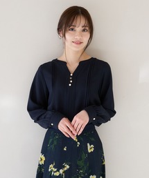 Andemiu（アンデミュウ）の「キンボタンスキッパーブラウス308206（シャツ/ブラウス）」