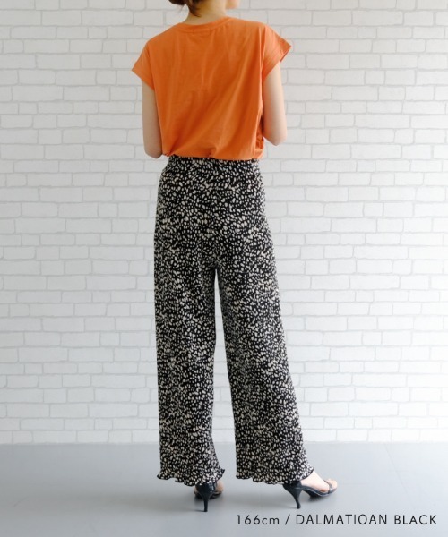 aquagarage（アクアガレージ）の「プリントプリーツパンツ（その他パンツ・レディース・ホワイト×ブラック/ブラック×ホワイト/ブラック系その他/ドット/ブラックミックス・M/L）」の14枚目の写真