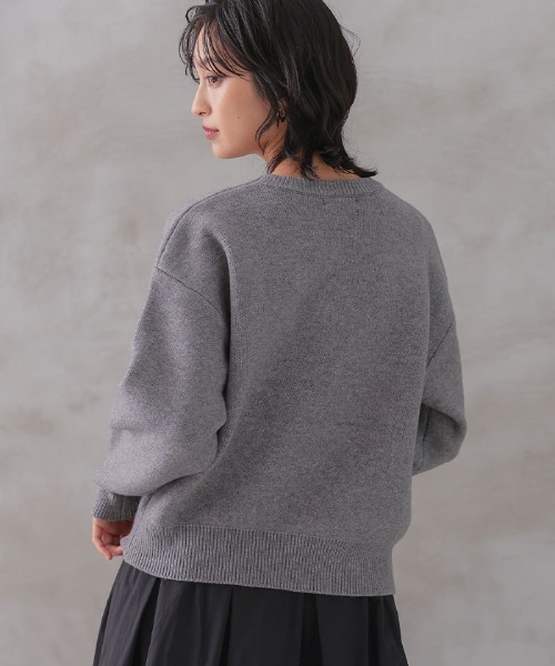 aquagarage(アクアガレージ)の「ロゴニットトップス(ニット/セーター・レディース・グレー/ブラック・FREE)」の4枚目の写真