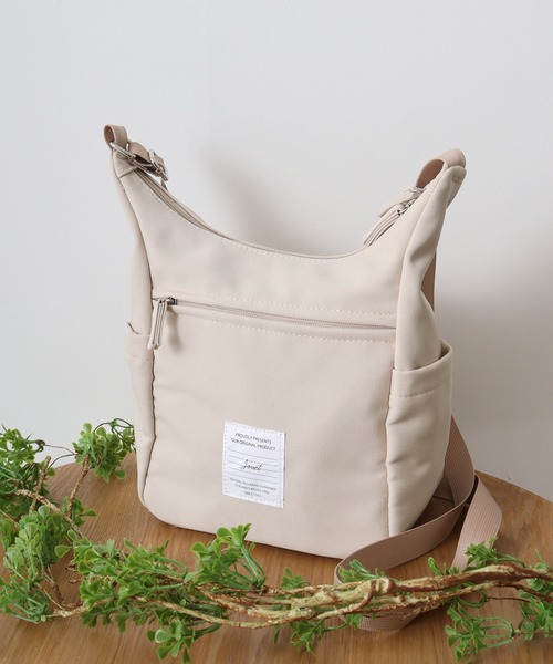 Jouet(ジョエット)の「JOUET トップラウンドミニショルダーバッグ(ショルダーバッグ・レディース・ブラック/ブルー/ミント/ベージュ・FREE)」の2枚目の写真