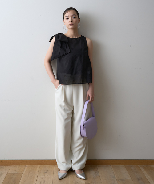 EMMA　ROUGE VIF（エマルージュヴィフ）の「【一部店舗限定】ショルダービッグリボンブラウス（シャツ/ブラウス・レディース・ホワイト/ブラック・フリー）」の5枚目の写真