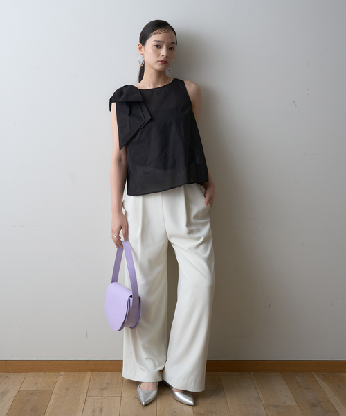 EMMA　ROUGE VIF（エマルージュヴィフ）の「【一部店舗限定】ショルダービッグリボンブラウス（シャツ/ブラウス・レディース・ホワイト/ブラック・フリー）」の3枚目の写真