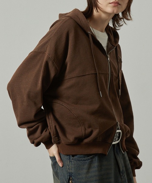 Alfred Alex（アルフレッドアレックス）の「【Alfred Alex】ヴィンテージメイクデザイン ピグメント ダメージパッチロゴ ショートダブルジップパーカー（パーカー・メンズ・ワインレッド/ブラック/チャコール/グレイッシュブルー/ブラウン・M/L）」の18枚目の写真