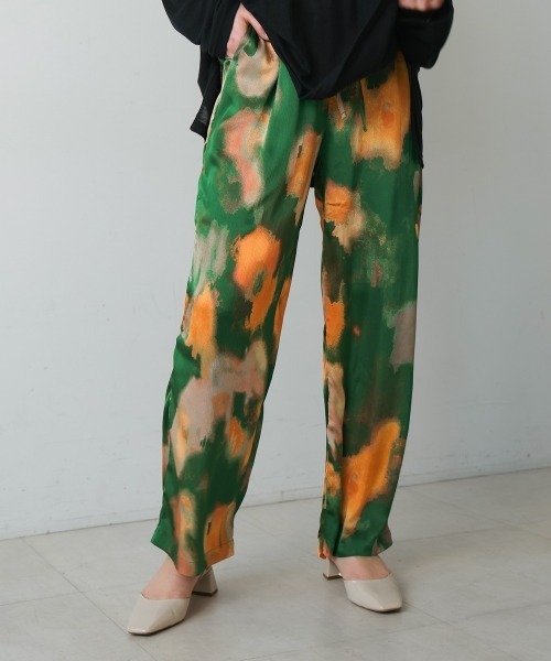 Bou Jeloud（ブージュルード）の「水彩アート柄サテンパンツ（その他パンツ・レディース・グリーン/ピンク・FREE）」の4枚目の写真