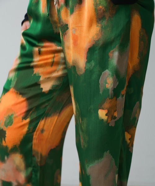 Bou Jeloud（ブージュルード）の「水彩アート柄サテンパンツ（その他パンツ・レディース・グリーン/ピンク・FREE）」の11枚目の写真