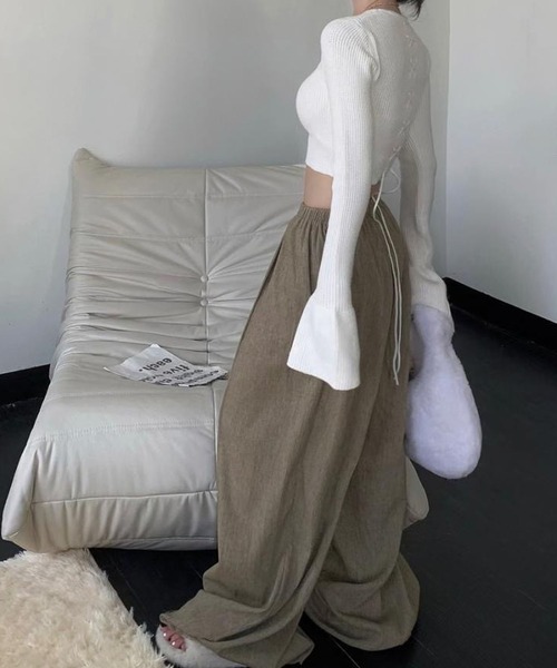 LYEON(リヨン)の「バックレースアップフレアスリーブショート丈ニット(ニット/セーター・レディース・ブラック/レッド/ホワイト・FREE)」の7枚目の写真