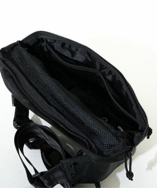 NEW ERA(ニューエラ)の「【NEW ERA/ニューエラ】EXPLORER WAIST BAG(ボディバッグ/ウエストポーチ・メンズ・ブラック/ブラック系その他/サンドベージュ/その他・FREE)」の14枚目の写真