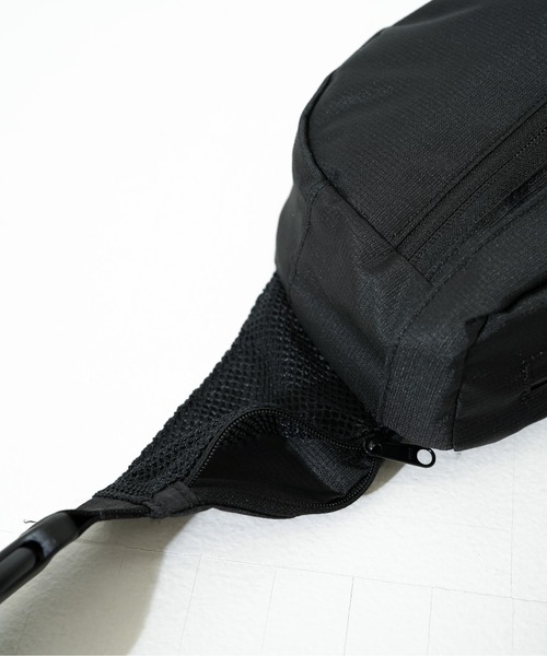 NEW ERA(ニューエラ)の「【NEW ERA/ニューエラ】EXPLORER WAIST BAG(ボディバッグ/ウエストポーチ・メンズ・ブラック/ブラック系その他/サンドベージュ/その他・FREE)」の18枚目の写真