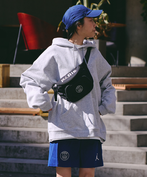AIR JORDAN（エアジョーダン）の「【NIKE / ナイキ】PSG JORDAN Black Edge Belt Bag MA0996-023（ボディバッグ/ウエストポーチ・メンズ・ブラック・FREE）」の2枚目の写真