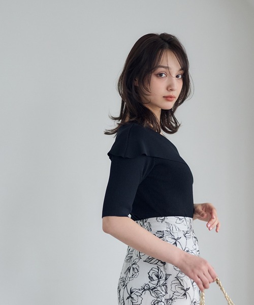 12Twelve Agenda（トゥエルブ　アジェンダ）の「クロスアシメオフショル5分袖ニットプルオーバー（ニット/セーター・レディース・ブラック/グレイッシュベージュ/サックスブルー/グリーン系その他/ブルーグリーン/グリーン/ピンク/ブラウン・M）」の14枚目の写真