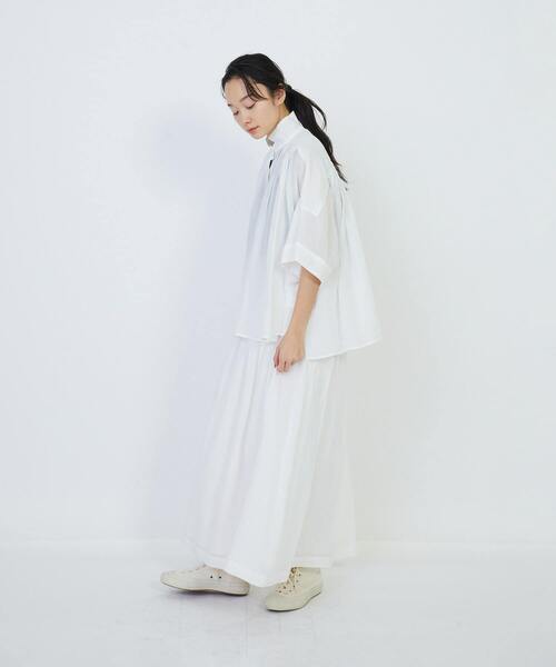 LOISIR（ロワズィール）の「ラミーワッシャータックギャザーブラウス（シャツ/ブラウス・レディース・オフホワイト/ブルー/ブラウン・FREE）」の7枚目の写真