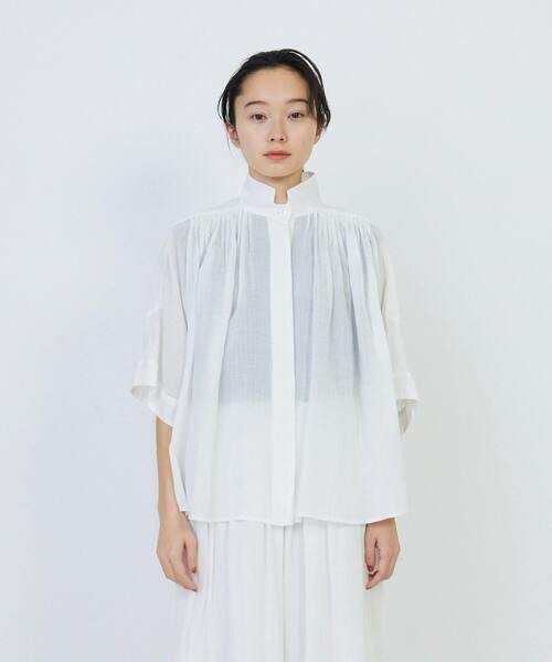 LOISIR（ロワズィール）の「ラミーワッシャータックギャザーブラウス（シャツ/ブラウス・レディース・オフホワイト/ブルー/ブラウン・FREE）」の9枚目の写真