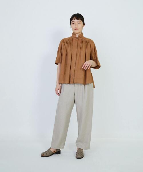 LOISIR（ロワズィール）の「ラミーワッシャータックギャザーブラウス（シャツ/ブラウス・レディース・オフホワイト/ブルー/ブラウン・FREE）」の21枚目の写真