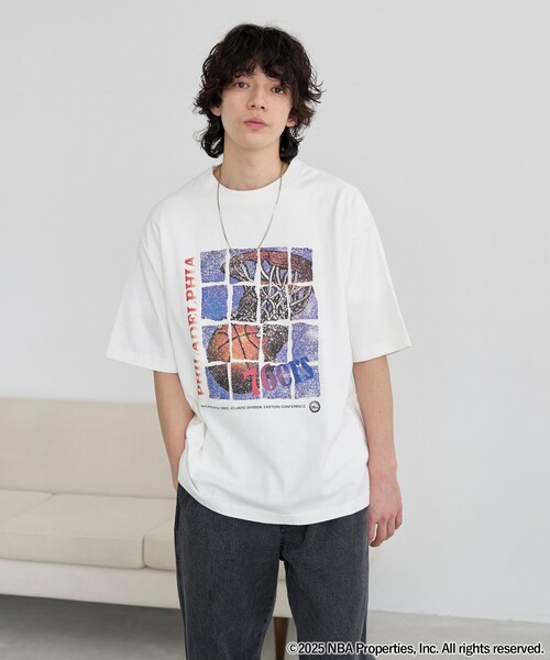 NBA（エヌビーエー）の「NBA別注ヴィンテージライクプリントTシャツ（Tシャツ/カットソー・メンズ・ホワイト/グレー/パープル/ネイビー/ベージュ/ブラック/レッド/その他1・M/L/XL）」の20枚目の写真