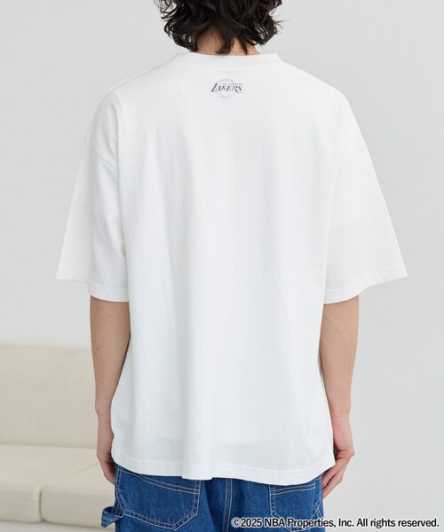 NBA（エヌビーエー）の「NBA別注ヴィンテージライクプリントTシャツ（Tシャツ/カットソー・メンズ・ホワイト/グレー/パープル/ネイビー/ベージュ/ブラック/レッド/その他1・M/L/XL）」の16枚目の写真