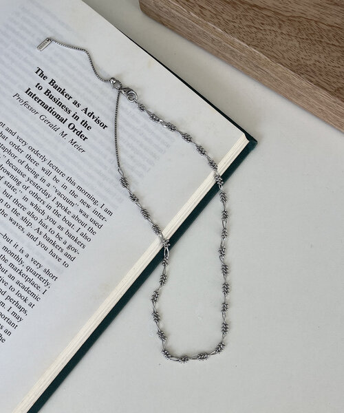 CAPRICIEUX LE'MAGE（カプリシューレマージュ）の「〈GOLDY/ゴールディ〉ツブツブショートネックレス（ネックレス・レディース・ゴールド/シルバー・FREE）」の3枚目の写真