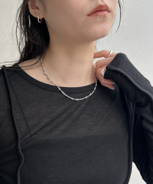 CAPRICIEUX LE'MAGE（カプリシューレマージュ）の「〈GOLDY/ゴールディ〉ツブツブショートネックレス（ネックレス・レディース・ゴールド/シルバー・FREE）」の4枚目の写真