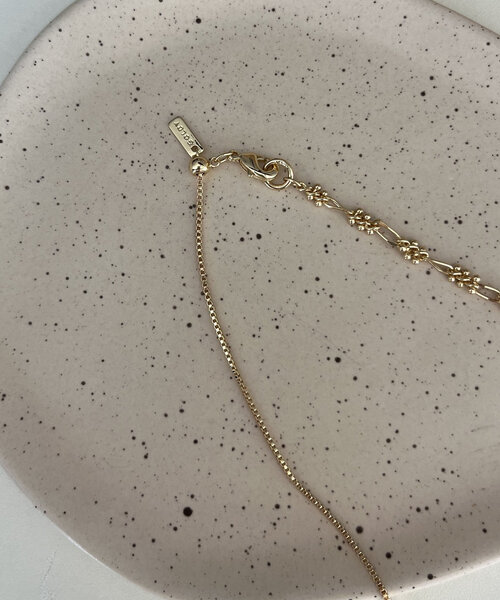 CAPRICIEUX LE'MAGE（カプリシューレマージュ）の「〈GOLDY/ゴールディ〉ツブツブショートネックレス（ネックレス・レディース・ゴールド/シルバー・FREE）」の10枚目の写真