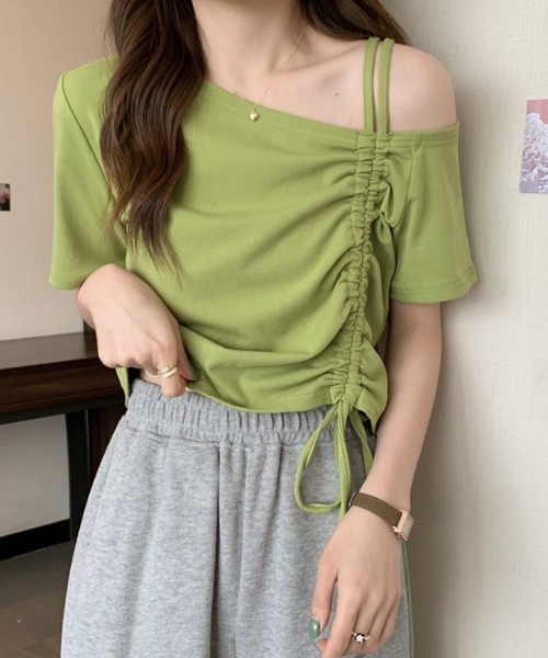 SHEPP（シープ）の「【お気に入り数4200人突破!】シンプル ドロストアレンジ オフショルデザインTシャツ 半袖（Tシャツ/カットソー・レディース・ブラック/ホワイト/ライトグリーン・S/M）」の3枚目の写真