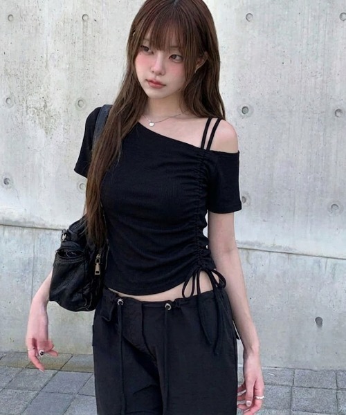SHEPP（シープ）の「【お気に入り数4200人突破!】シンプル ドロストアレンジ オフショルデザインTシャツ 半袖（Tシャツ/カットソー・レディース・ブラック/ホワイト/ライトグリーン・S/M）」の19枚目の写真