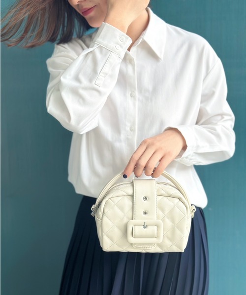 Tomieco(トミエコ)の「キルティングショルダーバッグ ベルトモチーフ チェーンショルダー(ショルダーバッグ・レディース・レッド/オフホワイト/シルバー/ブラック・FREE)」の6枚目の写真