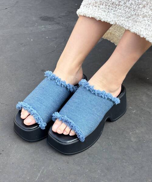 RETRO GIRL(レトロガール)の「プラットフォームサンダル(サンダル・レディース・シルバー/ブルー/ブラック・LARGE/MEDIUM)」の16枚目の写真