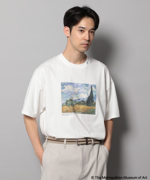 BAYFLOW（ベイフロー）の「【The Met/メトロポリタン美術館】グラフィックTシャツ（Tシャツ/カットソー・メンズ・ホワイト/ホワイト系その他/ホワイト系その他2/ブラック/ブラック系その他・MEDIUM/LARGE）」の2枚目の写真