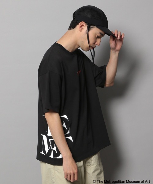 BAYFLOW（ベイフロー）の「【The Met/メトロポリタン美術館】グラフィックTシャツ（Tシャツ/カットソー・メンズ・ホワイト/ホワイト系その他/ホワイト系その他2/ブラック/ブラック系その他・MEDIUM/LARGE）」の4枚目の写真