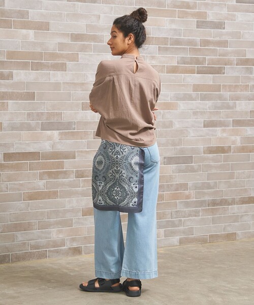 J.PRESS YORK STREET（ジェイプレスヨークストリート）の「【WOMEN】バックドレープドルマン ブラウス（シャツ/ブラウス・レディース・ピーコックグリーン系/オレンジ系/ネイビー系/ブラウン系・F）」の15枚目の写真