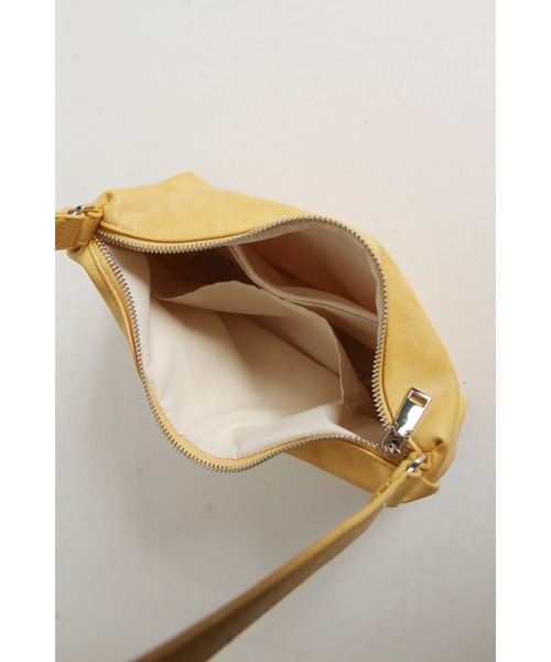 &. NOSTALGIA（アンドドットノスタルジア）の「【ZOZO限定】レクタングルワンハンドルバッグ（ハンドバッグ・レディース・イエロー/ブラック・FREE）」の3枚目の写真