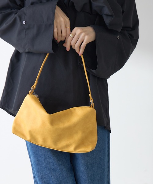 &. NOSTALGIA（アンドドットノスタルジア）の「【ZOZO限定】レクタングルワンハンドルバッグ（ハンドバッグ・レディース・イエロー/ブラック・FREE）」の4枚目の写真