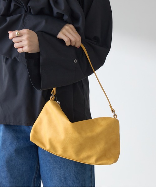 &. NOSTALGIA（アンドドットノスタルジア）の「【ZOZO限定】レクタングルワンハンドルバッグ（ハンドバッグ・レディース・イエロー/ブラック・FREE）」の5枚目の写真