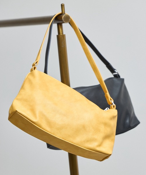 &. NOSTALGIA（アンドドットノスタルジア）の「【ZOZO限定】レクタングルワンハンドルバッグ（ハンドバッグ・レディース・イエロー/ブラック・FREE）」の6枚目の写真