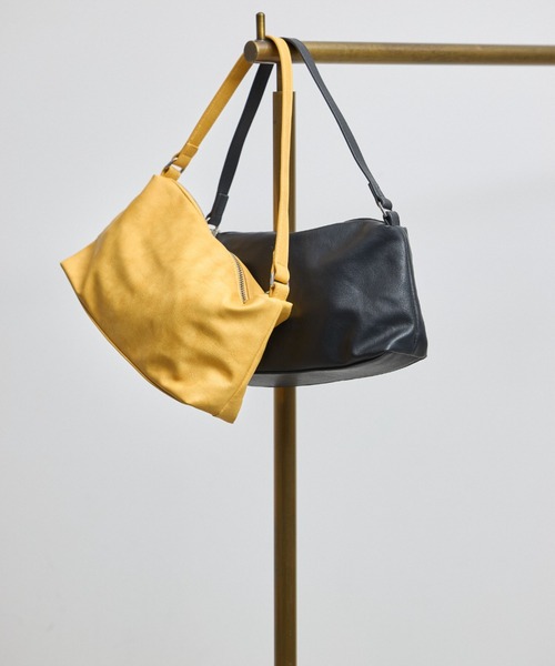 &. NOSTALGIA（アンドドットノスタルジア）の「【ZOZO限定】レクタングルワンハンドルバッグ（ハンドバッグ・レディース・イエロー/ブラック・FREE）」の9枚目の写真