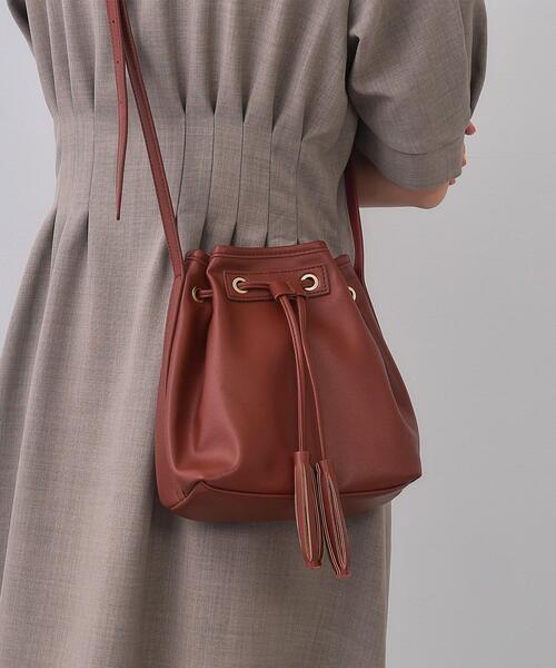 OPAQUE.CLIP（オペークドットクリップ）の「タッセル巾着デザインミニショルダーバッグ（ショルダーバッグ・レディース・レンガ/ブラック/ブラック系4・00）」の6枚目の写真