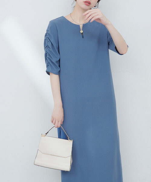 natural couture(ナチュラルクチュール)の「ベルト付きボリューム袖ストレッチワンピース(ワンピース・レディース・ピンク/ネイビー/グレイッシュベージュ/ブルー・FREE)」の8枚目の写真