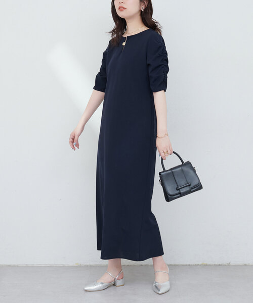 natural couture(ナチュラルクチュール)の「ベルト付きボリューム袖ストレッチワンピース(ワンピース・レディース・ピンク/ネイビー/グレイッシュベージュ/ブルー・FREE)」の6枚目の写真