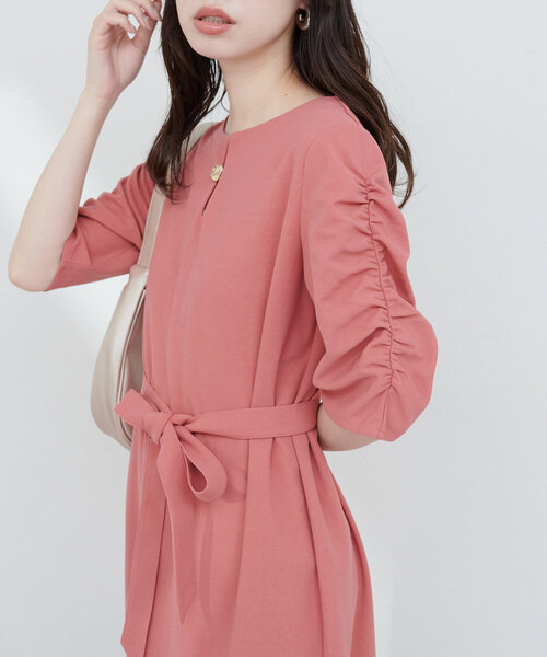 natural couture(ナチュラルクチュール)の「ベルト付きボリューム袖ストレッチワンピース(ワンピース・レディース・ピンク/ネイビー/グレイッシュベージュ/ブルー・FREE)」の13枚目の写真