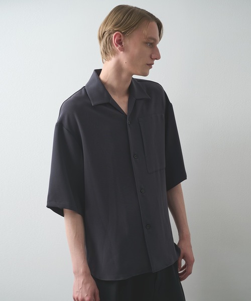 STUDIOUS(ステュディオス)の「SUMMER ESSENTIAL SHIRTS S.S(シャツ/ブラウス・メンズ・ブラック/ダークグレー・1/2)」の4枚目の写真