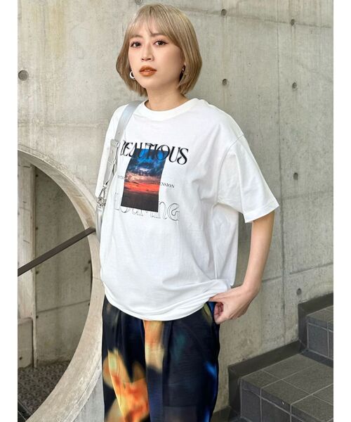 MURUA(ムルーア)の「GLOAMINGオーバーTシャツ(Tシャツ/カットソー・レディース・ホワイト/ブラック・FREE)」の22枚目の写真