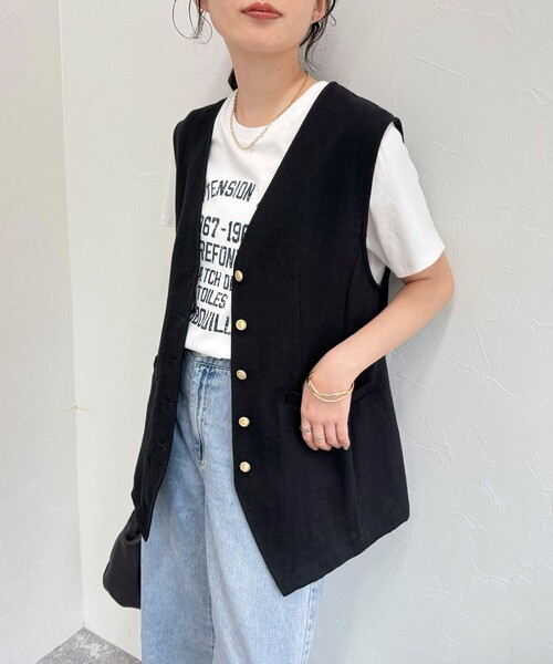 fredy emue（フレディエミュ）の「リネン混Ｖカラージレ（ベスト・レディース・ブラック/ベージュ・38）」の2枚目の写真