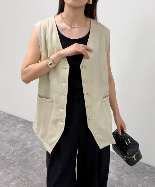 fredy emue（フレディエミュ）の「リネン混Ｖカラージレ（ベスト・レディース・ブラック/ベージュ・38）」の10枚目の写真