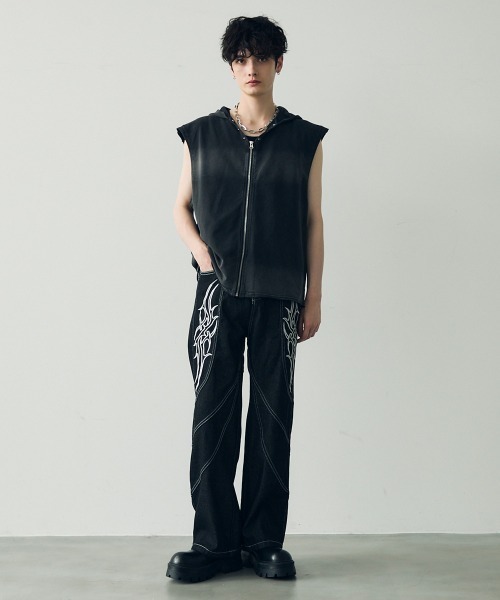 Shoowtime（ショウタイム）の「Embroidered straight denim pants / 刺繍デザインストレートデニムパンツ（デニムパンツ・メンズ・ブラック・MEDIUM/LARGE/X-LARGE）」の10枚目の写真
