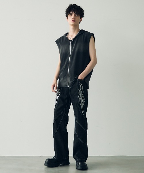 Shoowtime（ショウタイム）の「Embroidered straight denim pants / 刺繍デザインストレートデニムパンツ（デニムパンツ・メンズ・ブラック・MEDIUM/LARGE/X-LARGE）」の14枚目の写真