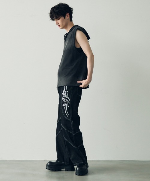 Shoowtime（ショウタイム）の「Embroidered straight denim pants / 刺繍デザインストレートデニムパンツ（デニムパンツ・メンズ・ブラック・MEDIUM/LARGE/X-LARGE）」の15枚目の写真