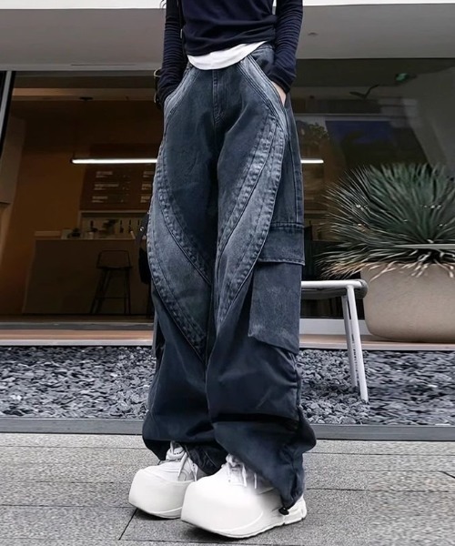 MONO8(モノハチ)の「ウォッシュデザインカーゴデニムパンツ(デニムパンツ・レディース・ブラック・S/M)」の2枚目の写真
